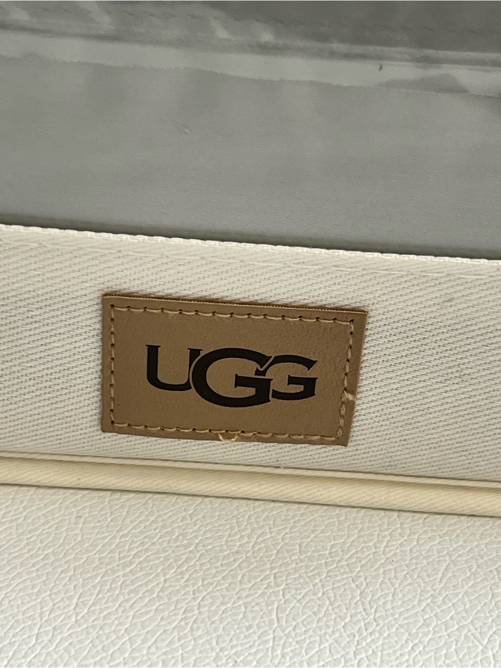 UGG Yana Queen Sheet Set New!! - Picture 6 of 7
